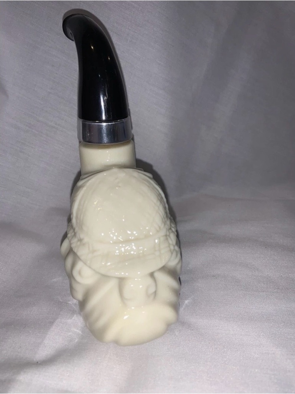 Vintage-Style Cream Ceramic bottle
